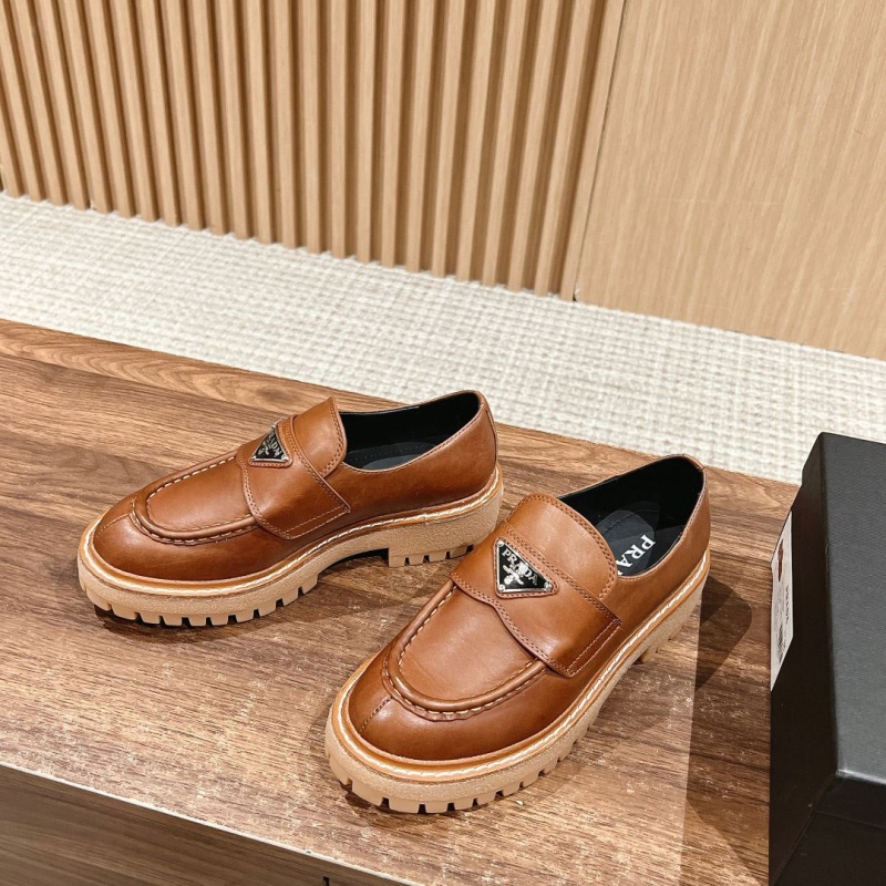 Pra*a leather shoes